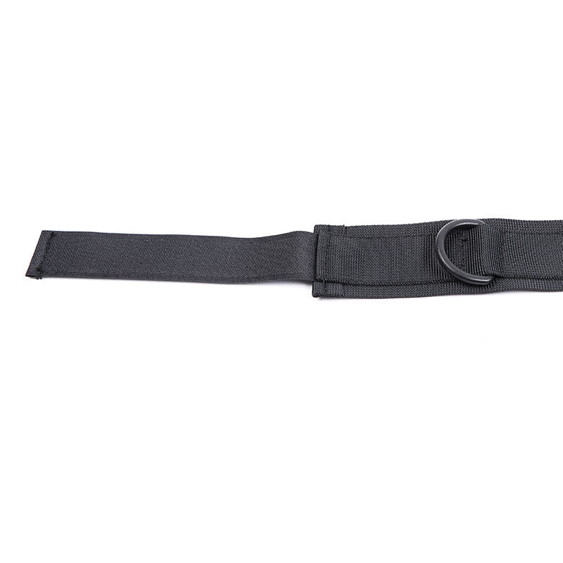 OHMAMA FETISH - NYLON-HANDSCHELLEN UND HALSBAND