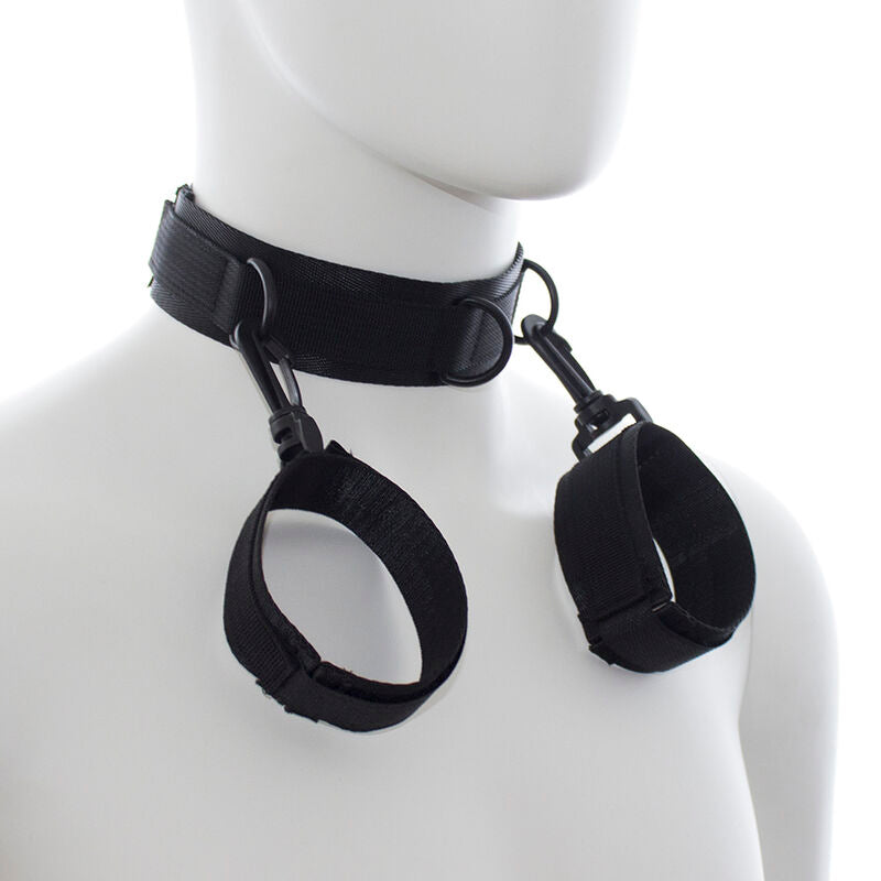 OHMAMA FETISH - NYLON-HANDSCHELLEN UND HALSBAND