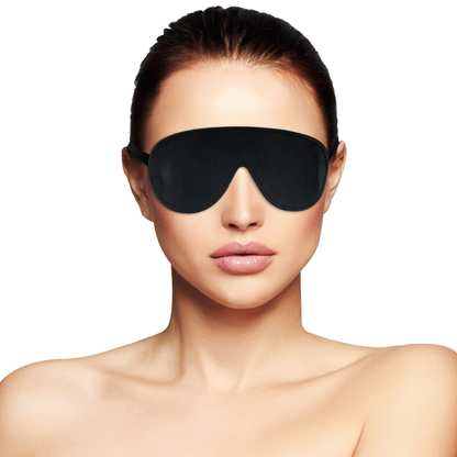 DUNKELHEIT – HOCHWERTIGE SCHWARZE MASKE